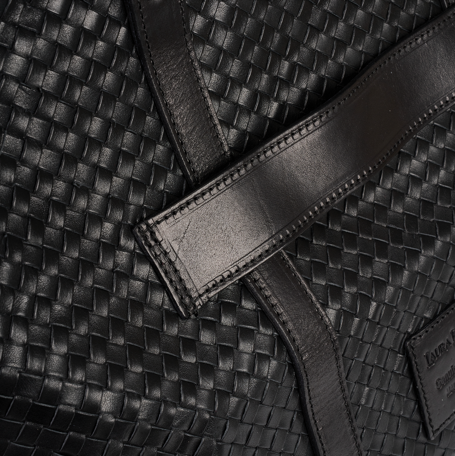 Borsone Intrecciato a Mano Nero